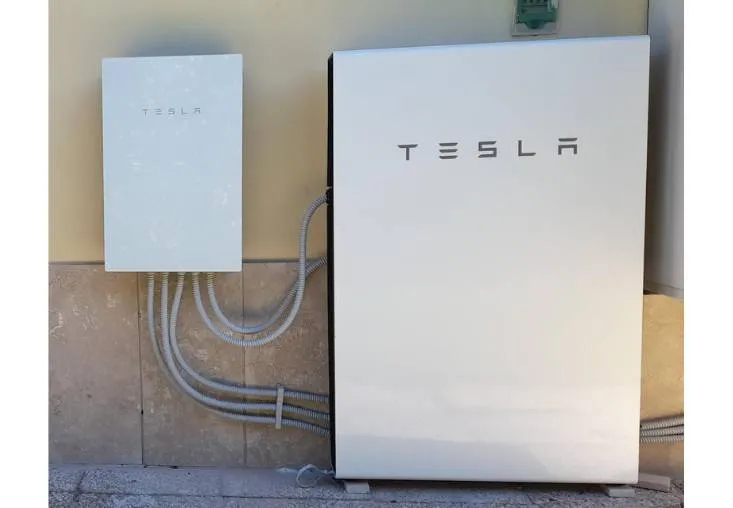 generazione-solare tesla